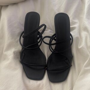 Princess Polly Black Strappy Square-Toe Slide Sandals